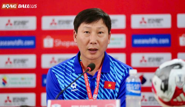 Tìm hiểu triết lý và phong cách làm việc của HLV Kim Sang-sik